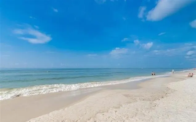 Island Winds West: Beachfront Getaway Steps From The Hangout