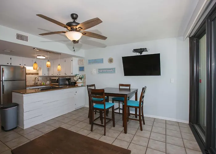 Holiday home Island Winds West: Beachfront Getaway Steps From The Hangout Gulf Shores