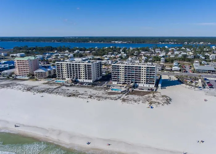 Island Winds West: Beachfront Getaway Steps From The Hangout Holiday home Gulf Shores