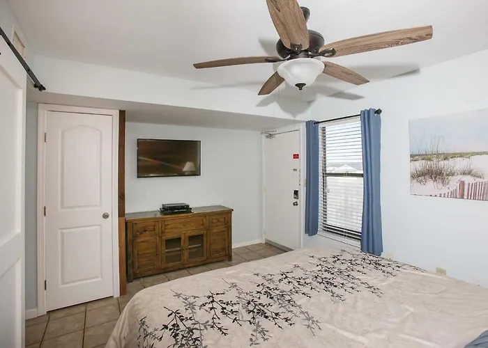 Island Winds West: Beachfront Getaway Steps From The Hangout Gulf Shores